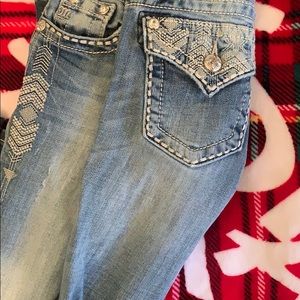 Miss Me- Bootcut Jeans. Light wash.